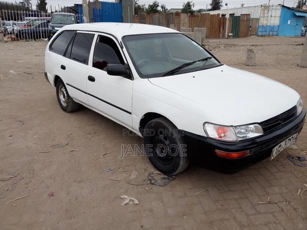 Toyota Corolla 1998 White