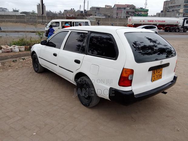 Toyota Corolla 1998 White
