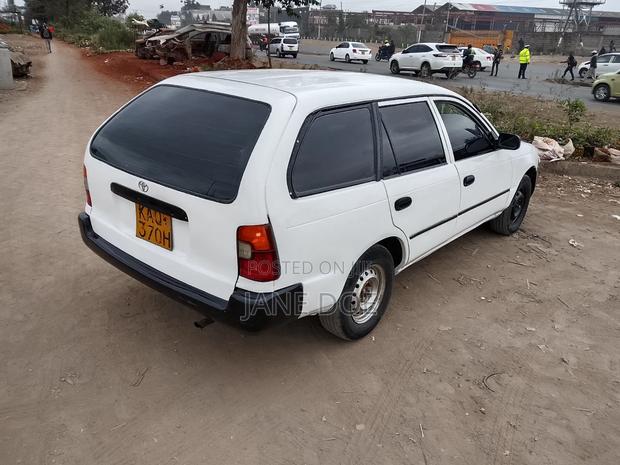 Toyota Corolla 1998 White
