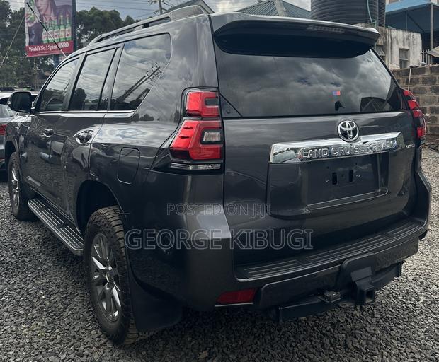 Toyota Land Cruiser Prado 2019 Gray