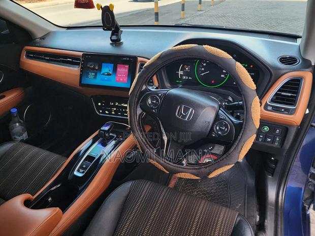 Honda Vezel 2017 Red