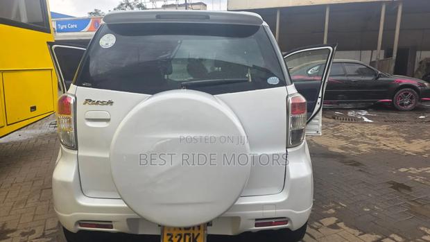 Toyota Rush 1.5 AWD 2010 White