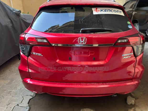 Honda Vezel 1.5 Hybrid 4WD 2019 Red