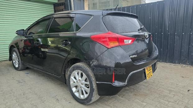 Toyota Auris 2014 Black