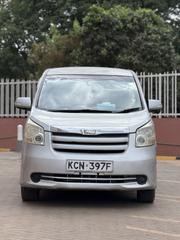 Toyota Noah 2010 Silver for sale