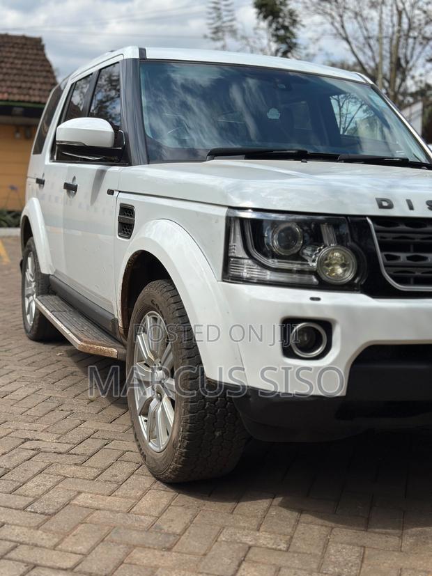 Land Rover Discovery 2015 White