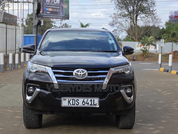 Toyota Fortuner 2018 Black