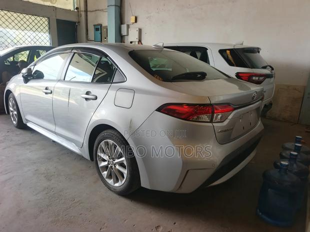 Toyota Corolla SE (1.8L 4cyl 2A) 2019 Silver