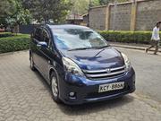 Toyota ISIS 2014 Blue for sale