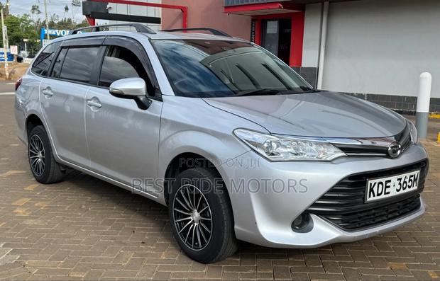 Toyota Corolla Fielder 1.5 Petrol FWD 2015 Silver