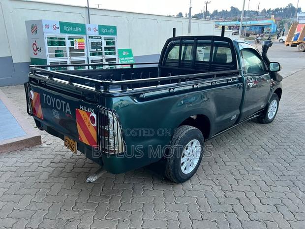 Toyota Hilux 2007 Blue