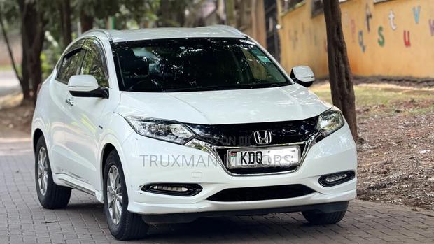 Honda Vezel 2017 White