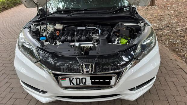 Honda Vezel 2017 White