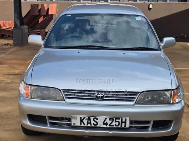 Toyota Corolla 2000 Silver