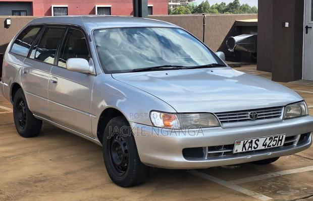 Toyota Corolla 2000 Silver