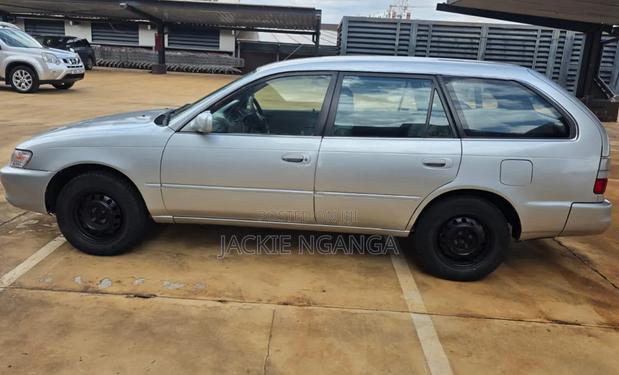 Toyota Corolla 2000 Silver