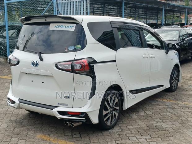 Toyota Sienta 2020 White