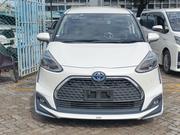 Toyota Sienta 2020 White for sale