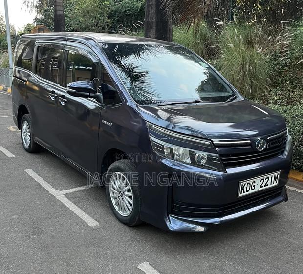 Toyota Voxy 2015 Blue