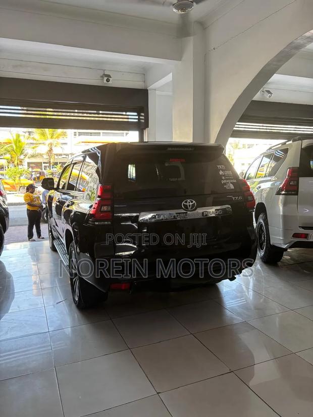 Toyota Land Cruiser Prado 2019 Matt Black