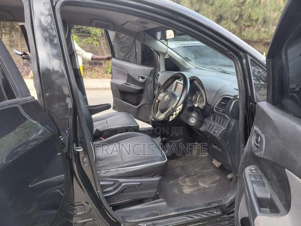 Toyota Ractis 2011 Black