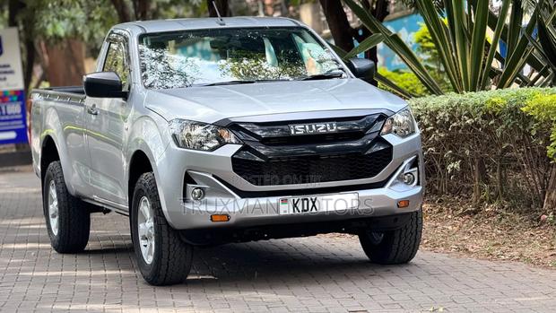 Isuzu D-MAX 2025 White