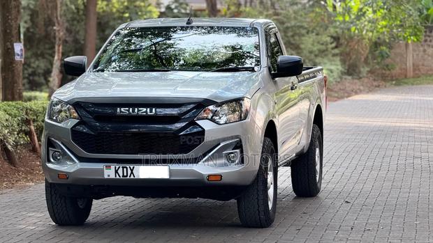 Isuzu D-MAX 2025 White