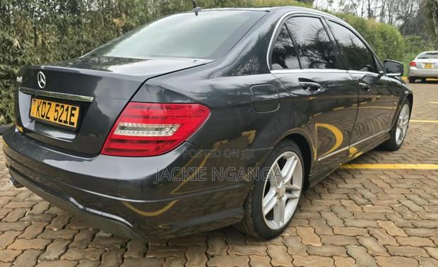 Mercedes-Benz C250 2013 Blue