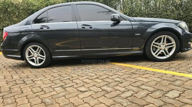 Mercedes-Benz C250 2013 Blue