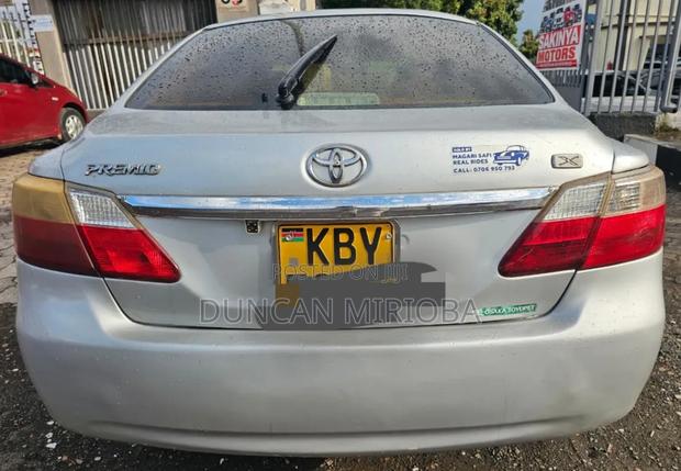 Toyota Premio 2010 Silver