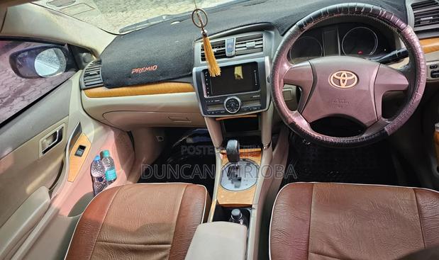 Toyota Premio 2010 Silver