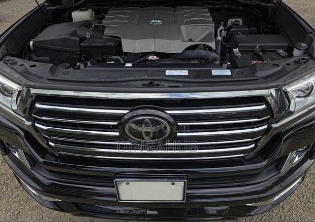 Toyota Land Cruiser 4.6 V8 ZX 2019 Black