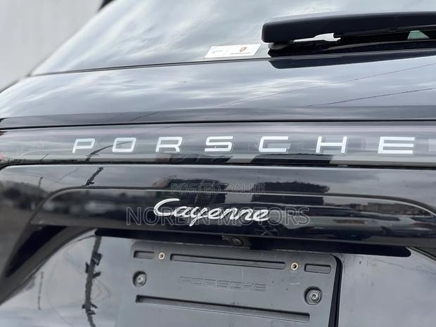 Porsche Cayenne 2020 Matt Black