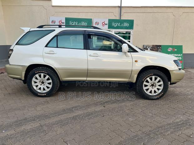 Toyota Harrier 2005 White