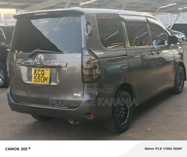 Toyota Voxy 2011 Gray