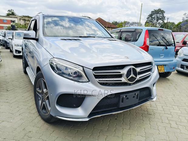 Mercedes-Benz GLE-Class GLE 350d 4MATIC 2019 Blue