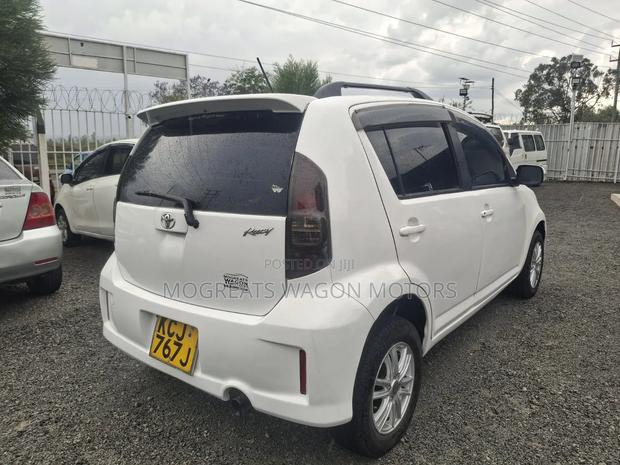 Toyota Passo 2010 White
