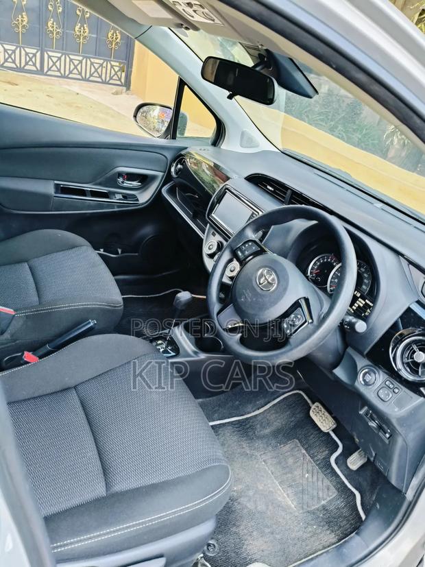 Toyota Vitz 1.3 FWD 5dr 2019 Silver