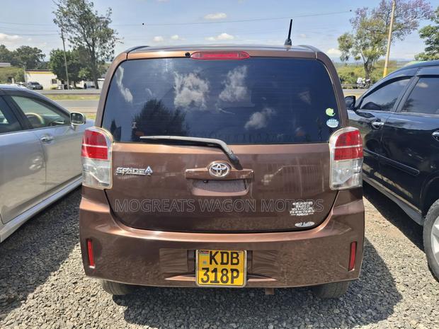 Toyota Spade 2014 Brown