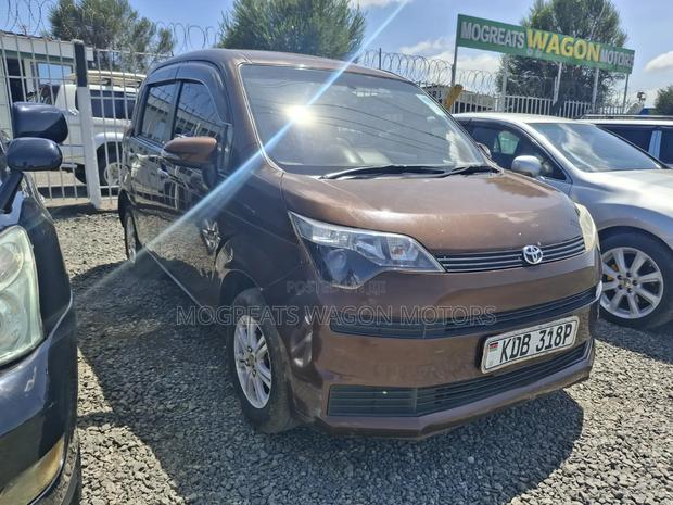 Toyota Spade 2014 Brown