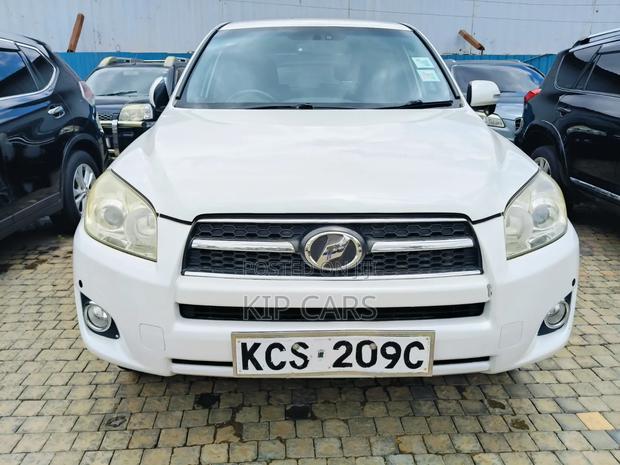 Toyota RAV4 2.5 2011 White