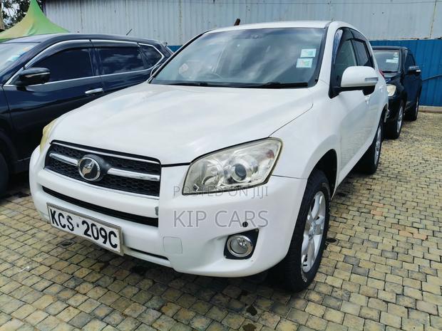 Toyota RAV4 2.5 2011 White