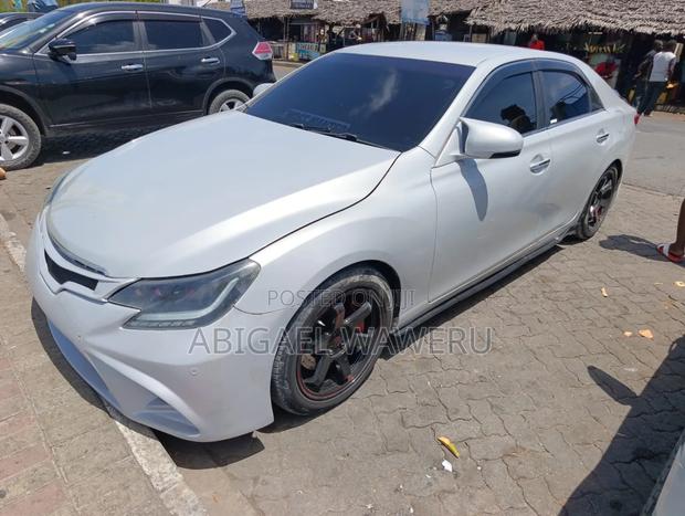 Toyota Mark X 2.5 AWD 2015 White