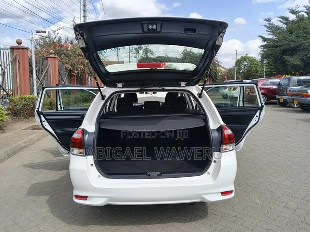 Toyota Corolla Fielder 1.5 Hybrid FWD 2019 White