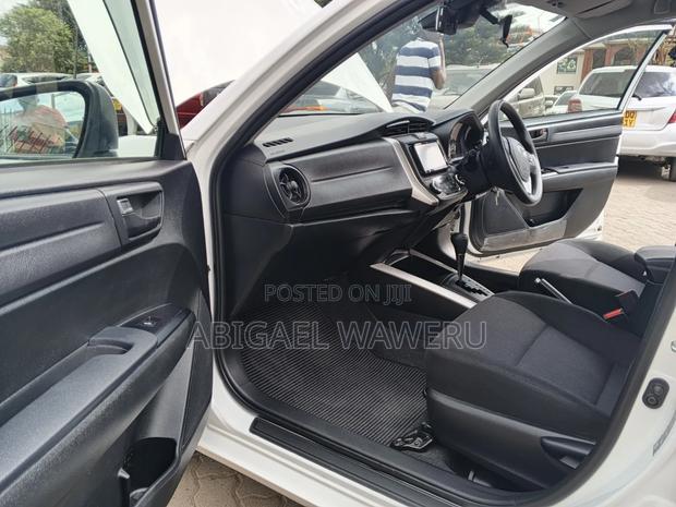 Toyota Corolla Fielder 1.5 Hybrid FWD 2019 White