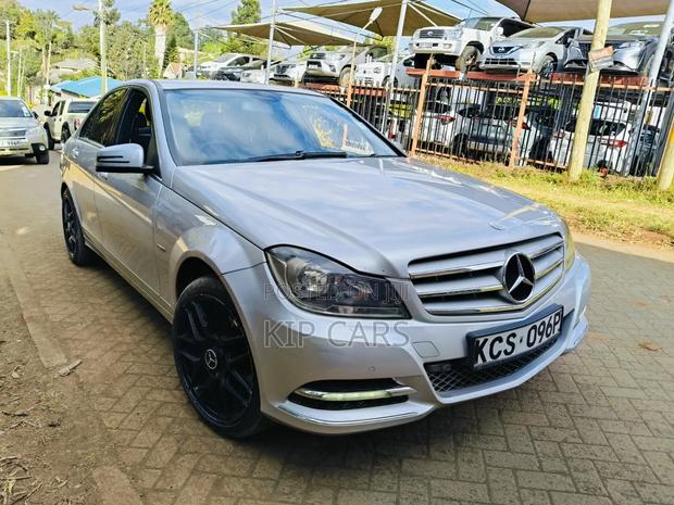 Mercedes-Benz C200 2011 Silver