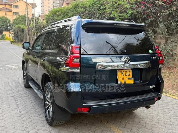 Toyota Land Cruiser Prado 2.8 2018 Black