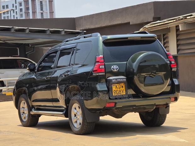 Toyota Land Cruiser Prado 2014 Green