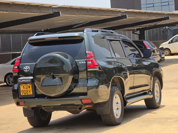 Toyota Land Cruiser Prado 2014 Green