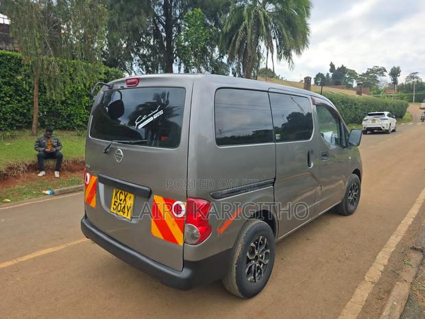Nissan NV350 2014 Silver